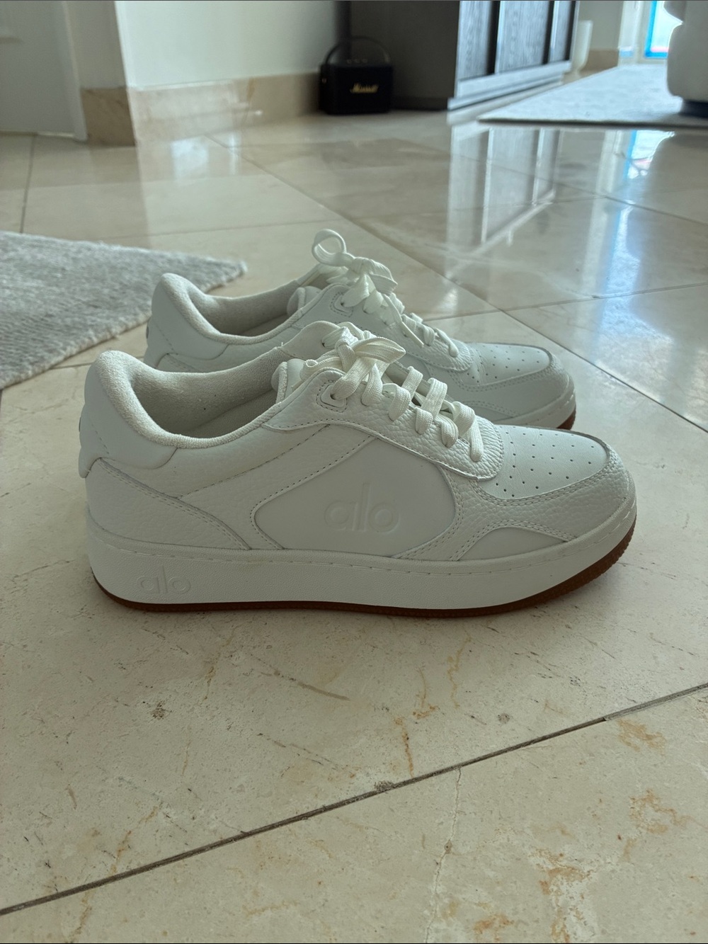 Brand New Alo Recovery Mode Sneakers. Size 8 Women’s.